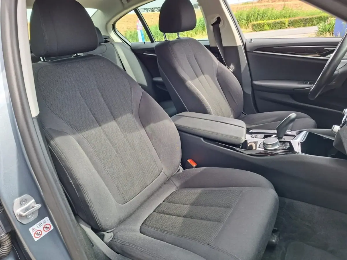 520I AUTOMAAT 184PK EXECUTIVE EDITION NAVI LMV PDC-CAMERA