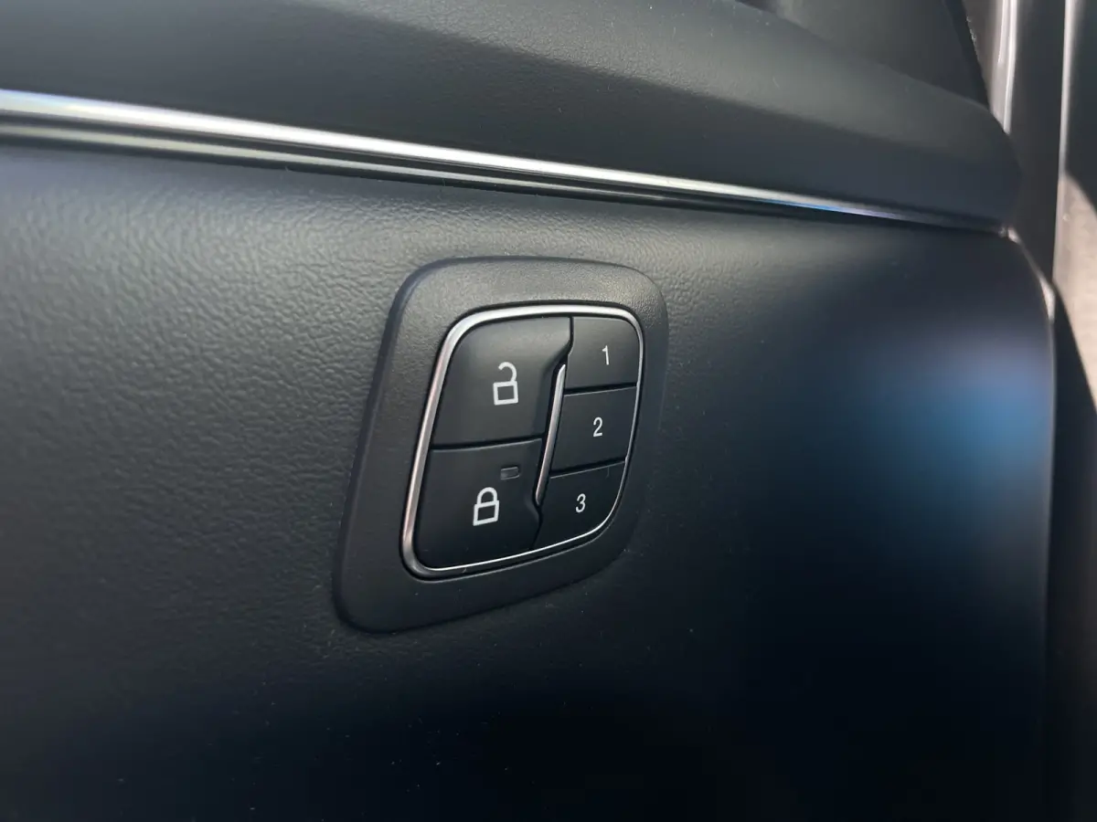 75KWH | 95%SOH! | NL auto | 1e eig. | B&O | Adaptieve Cruise | 360 camera | Panoramadak | Stuur- stoelverw. |