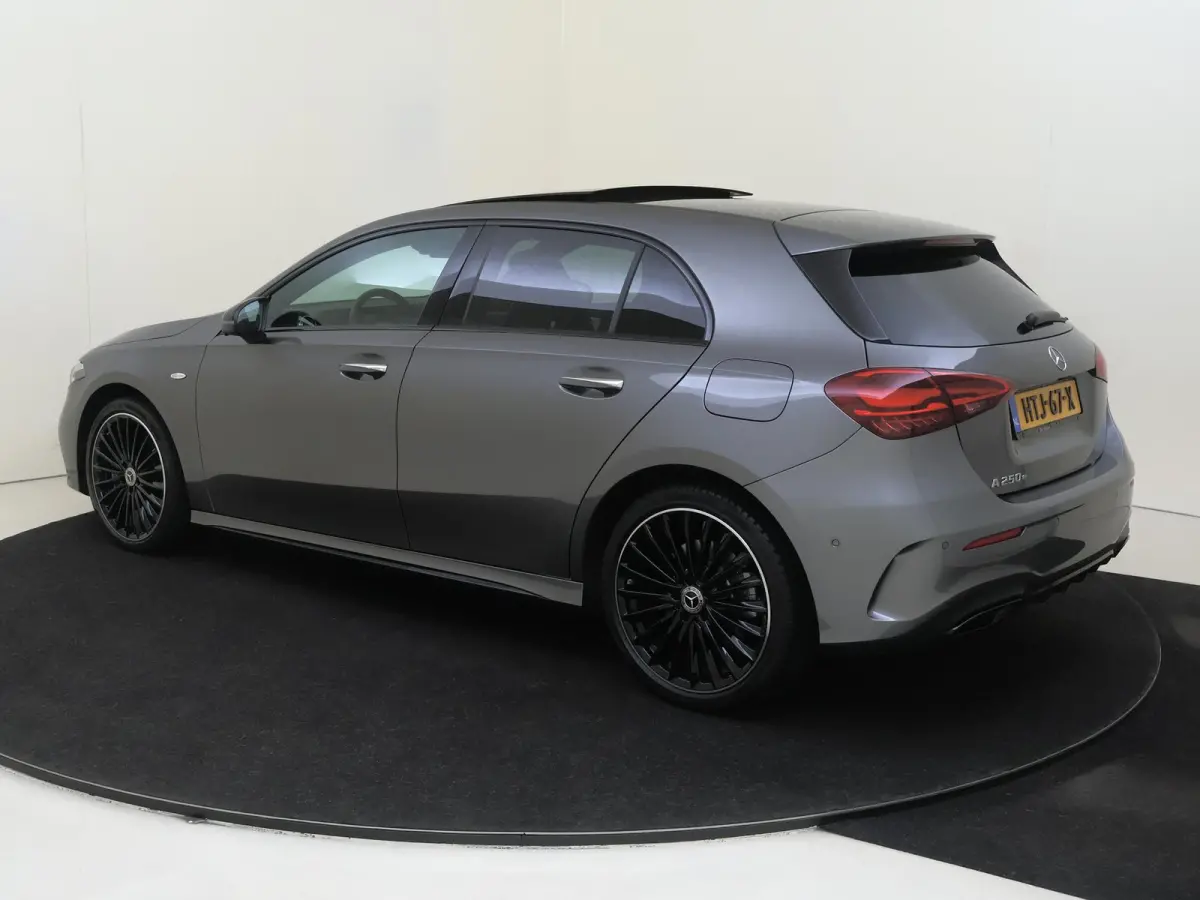 250 e Business Solution AMG / Memory-Stoelen / Panaromadak / Headup-Display / 360Graden-Camera / Night-Pakket /