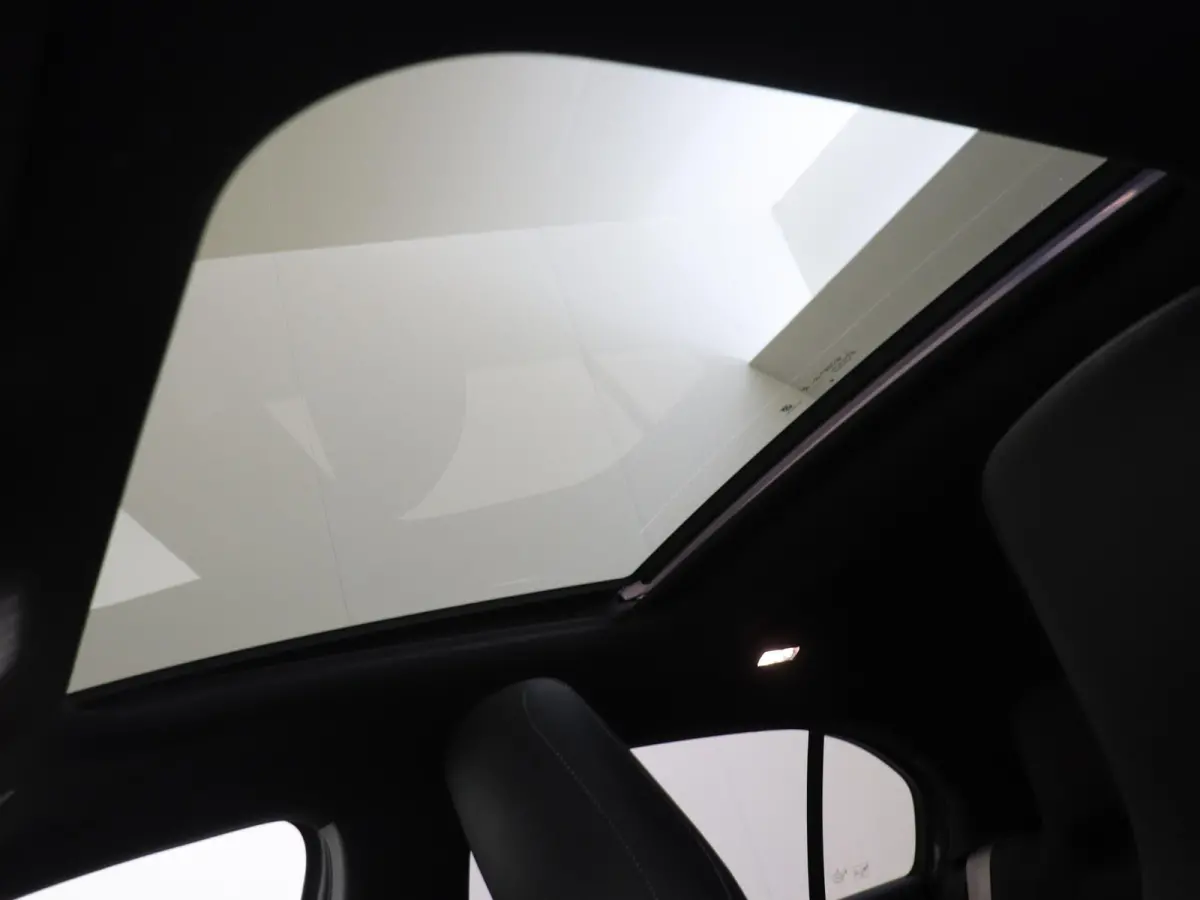 250 e Business Solution AMG / Memory-Stoelen / Panaromadak / Headup-Display / 360Graden-Camera / Night-Pakket /