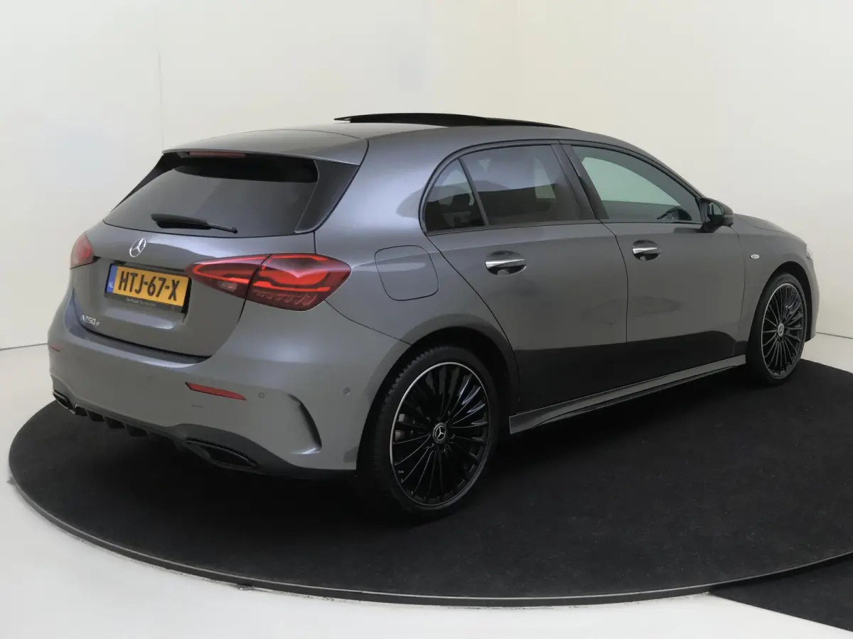 250 e Business Solution AMG / Memory-Stoelen / Panaromadak / Headup-Display / 360Graden-Camera / Night-Pakket /