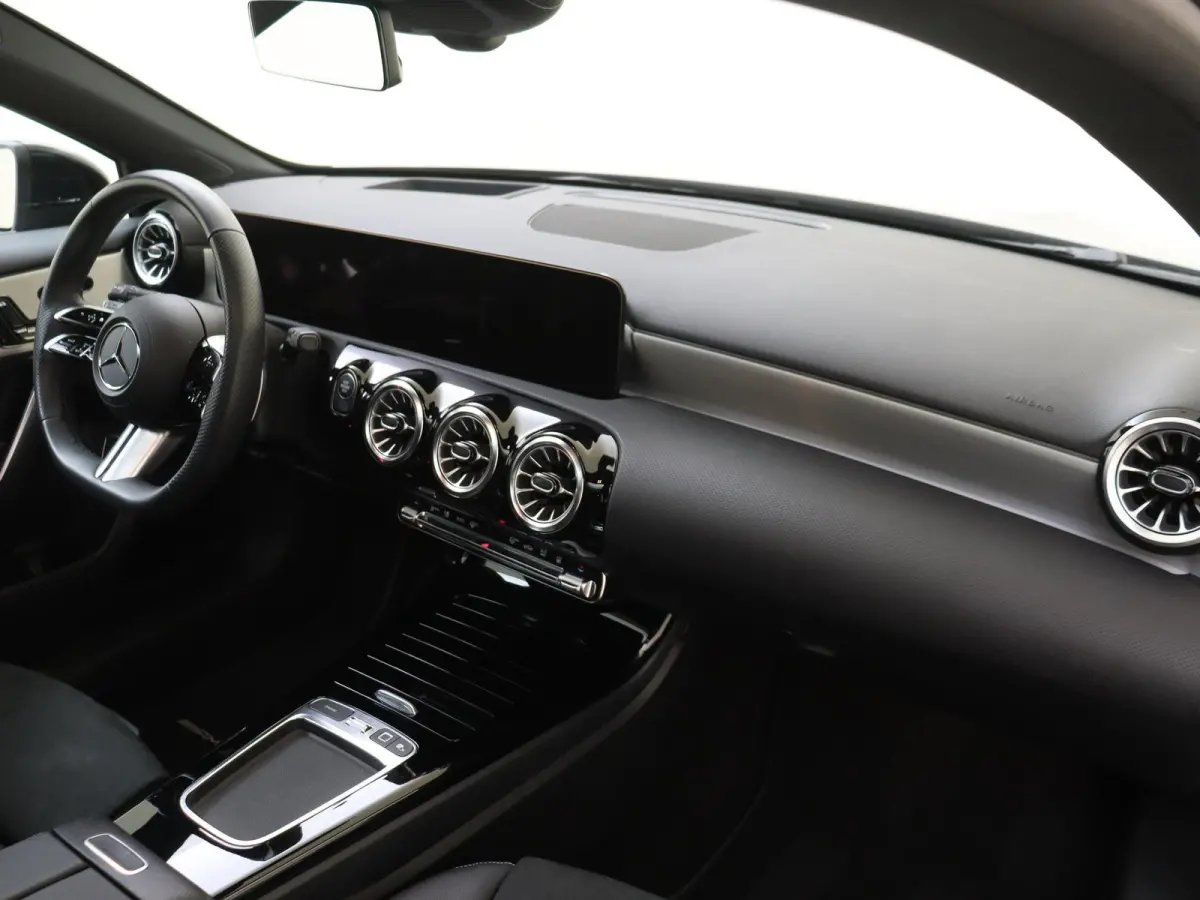 250 e Business Solution AMG / Memory-Stoelen / Panaromadak / Headup-Display / 360Graden-Camera / Night-Pakket /
