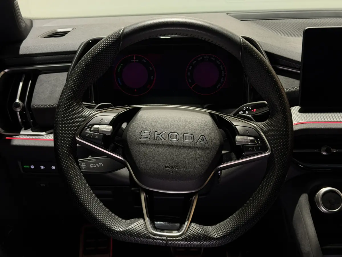 1.5 TSI PHEV Sportline | Matrix LED | ACC | LMV 19'' |