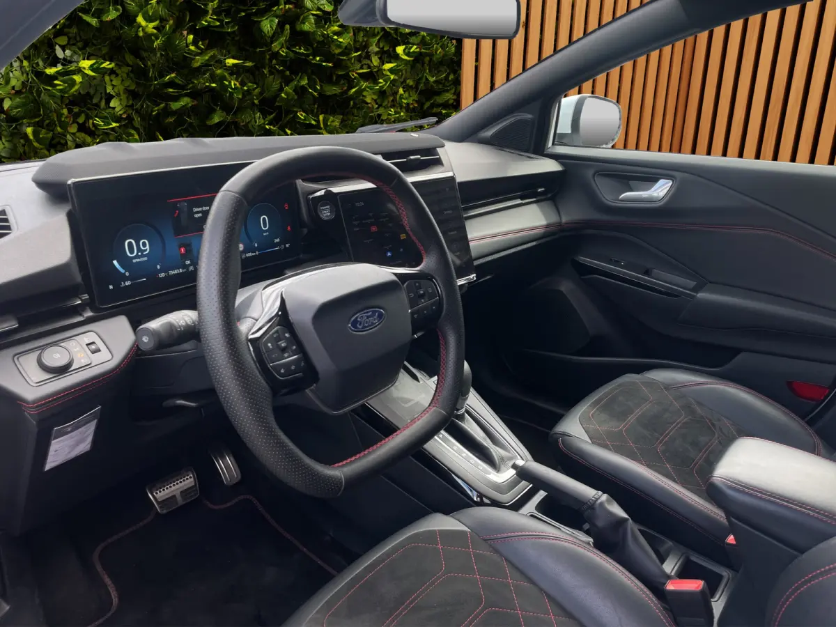 1.0 EcoBoost ST-Line X B&O | Adaptieve Cruise | Panorama dak | Stoel- stuurverw. | 360 camera | Carplay | LED
