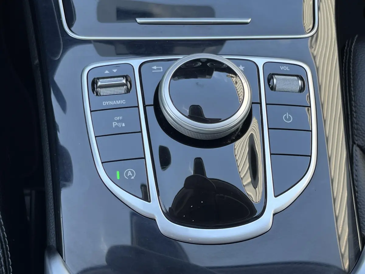 160 Premium Avantgarde | NL Auto/Navi/Camera/Sfeerverl./Clima/Cruise/19"/Elektr.Verstelbare Stoelen