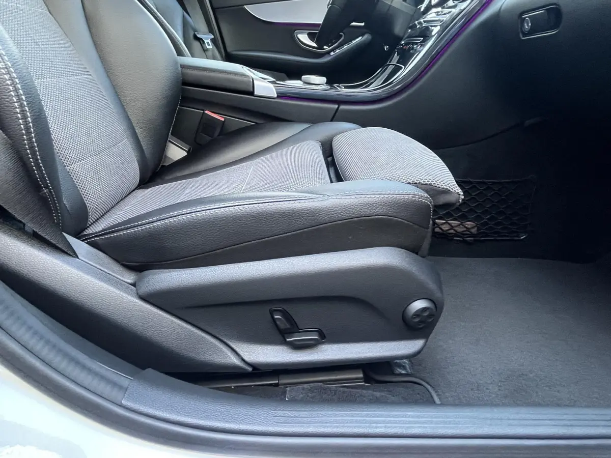 160 Premium Avantgarde | NL Auto/Navi/Camera/Sfeerverl./Clima/Cruise/19"/Elektr.Verstelbare Stoelen