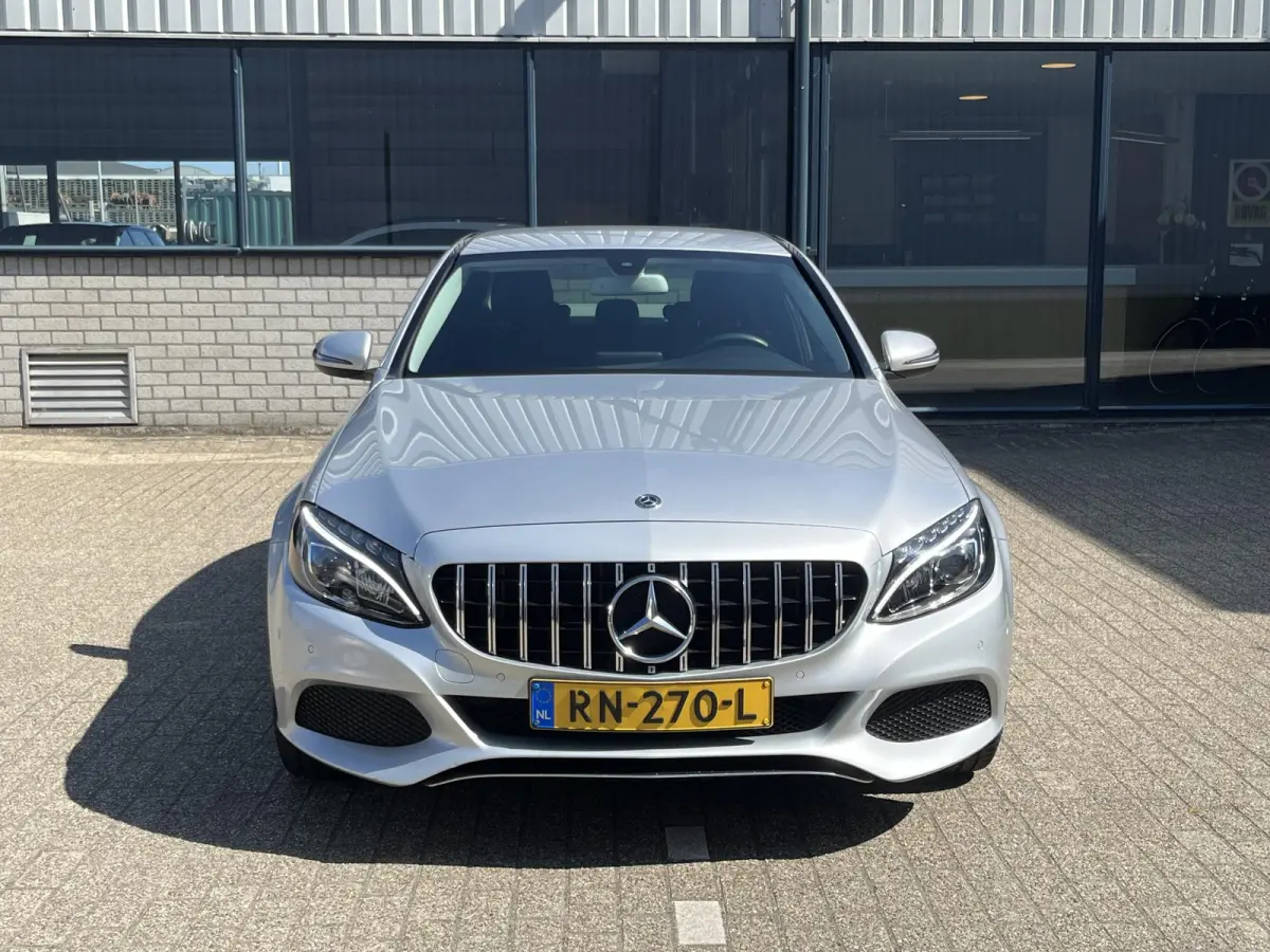 160 Premium Avantgarde | NL Auto/Navi/Camera/Sfeerverl./Clima/Cruise/19"/Elektr.Verstelbare Stoelen