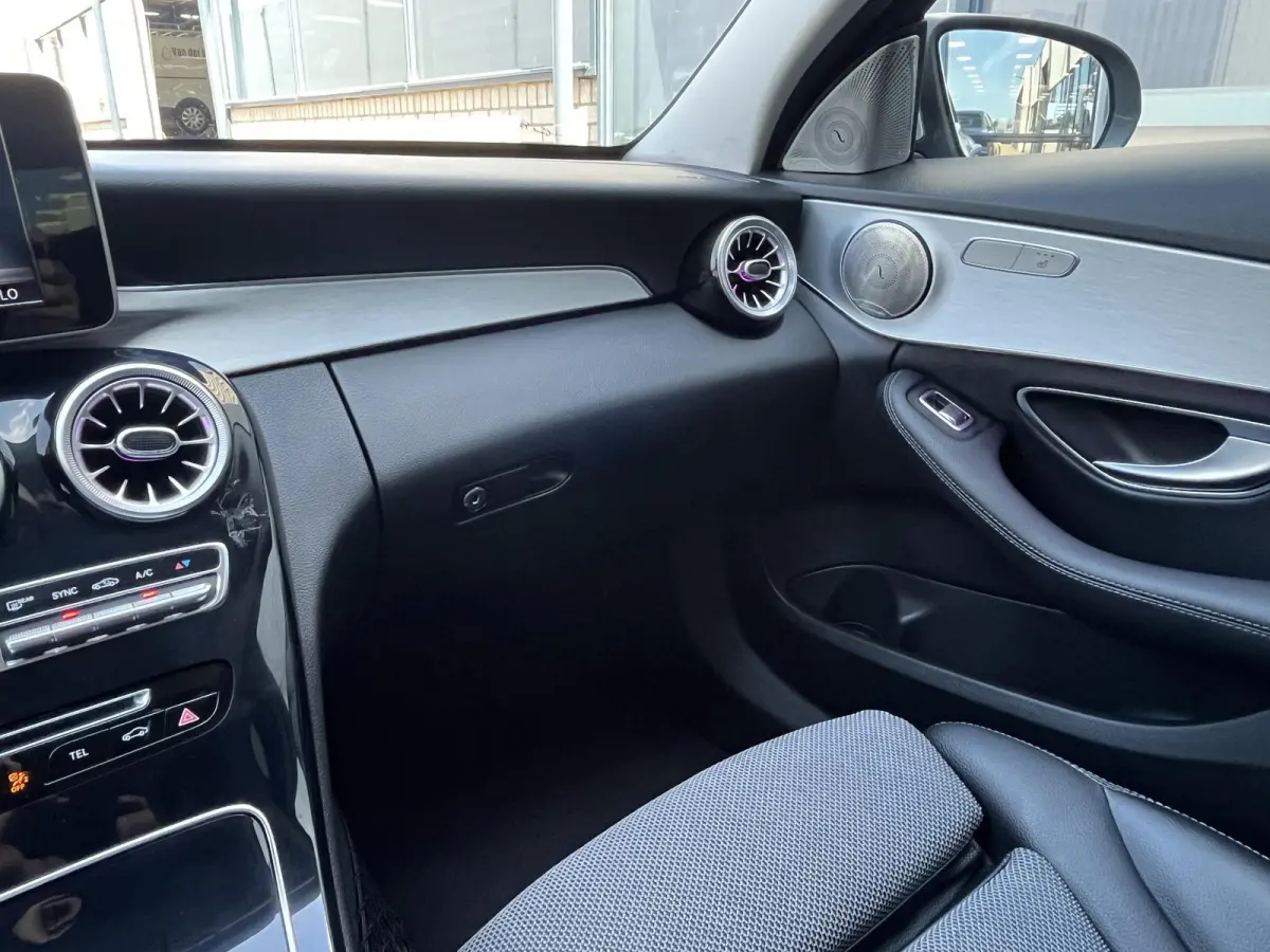 160 Premium Avantgarde | NL Auto/Navi/Camera/Sfeerverl./Clima/Cruise/19"/Elektr.Verstelbare Stoelen