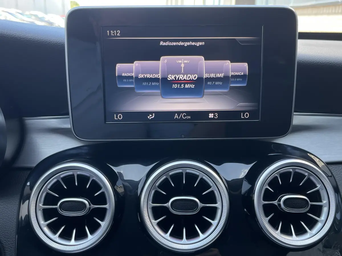 160 Premium Avantgarde | NL Auto/Navi/Camera/Sfeerverl./Clima/Cruise/19"/Elektr.Verstelbare Stoelen
