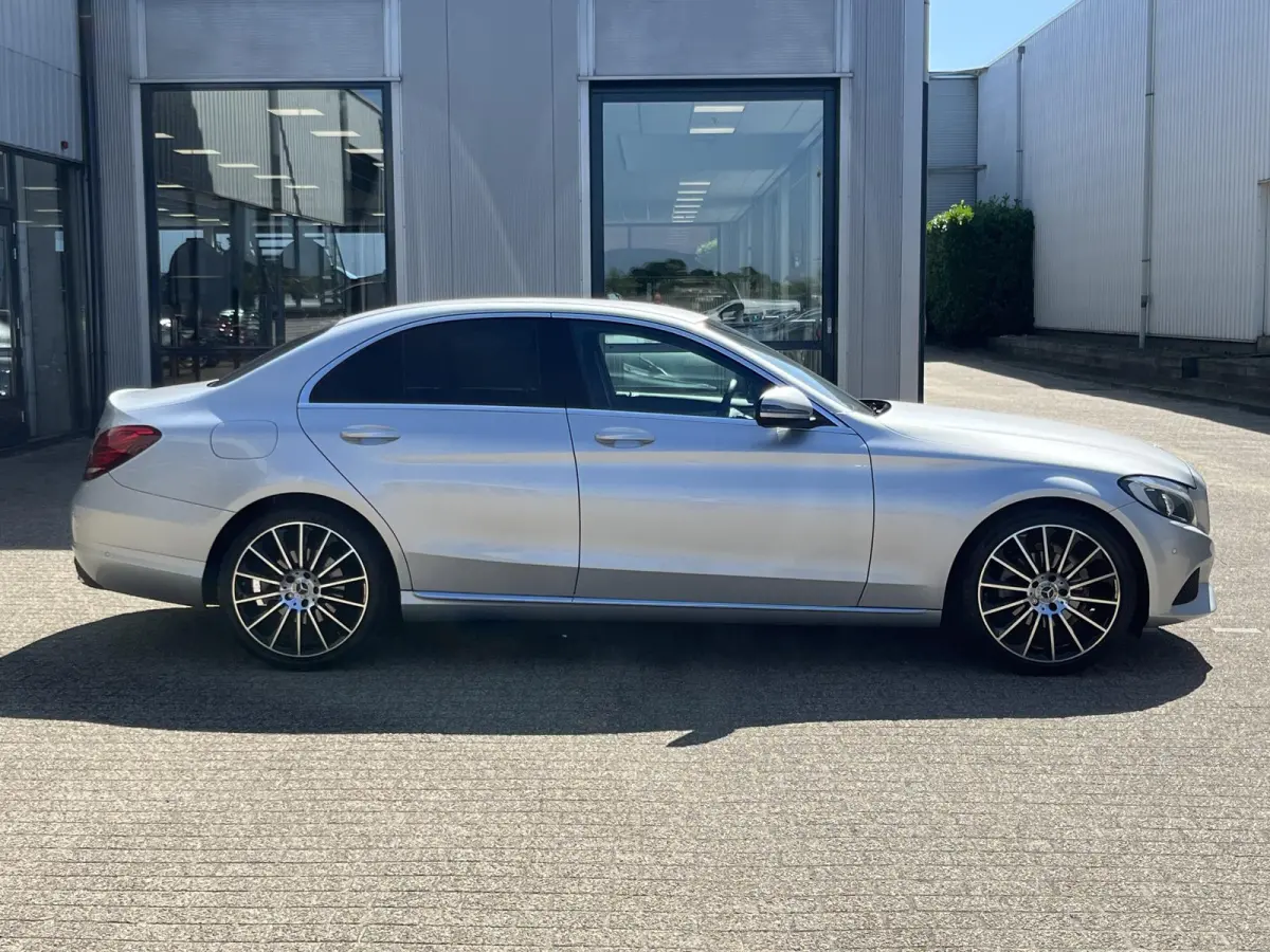 160 Premium Avantgarde | NL Auto/Navi/Camera/Sfeerverl./Clima/Cruise/19"/Elektr.Verstelbare Stoelen