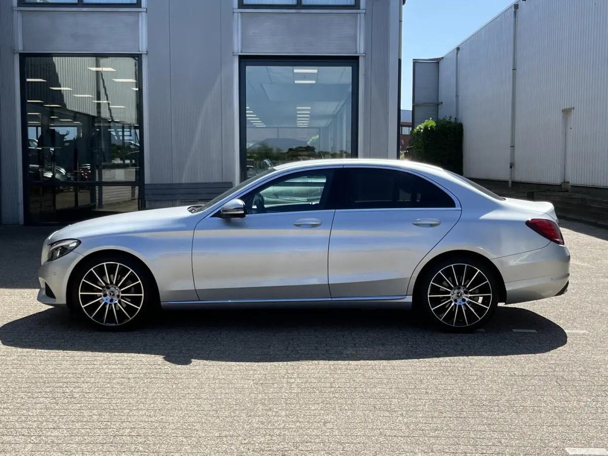 160 Premium Avantgarde | NL Auto/Navi/Camera/Sfeerverl./Clima/Cruise/19"/Elektr.Verstelbare Stoelen