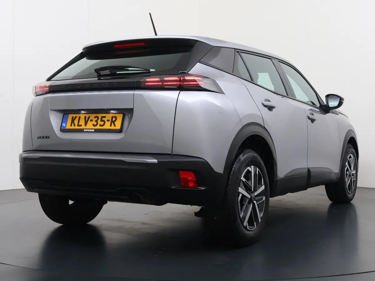 SUV Style 100pk | Navigatie via Apple Carplay en Android auto | Automatische Airco | Parkeersensoren achter | Cruise control