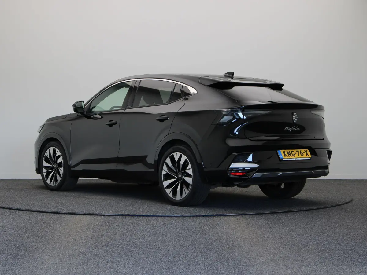E-Tech full hybrid 200pk techno | Harman Kardon | Stoel, stuur en voorruitverwarming | Elektrische achterklep |