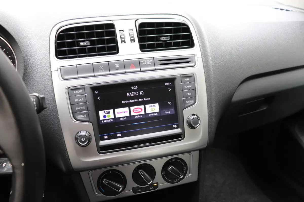 1.0 BlueMotion Automaat. Navigatie