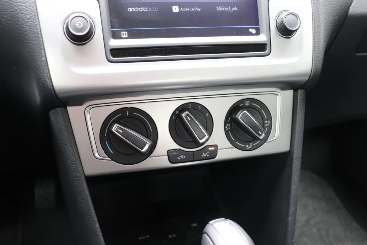 1.0 BlueMotion Automaat. Navigatie