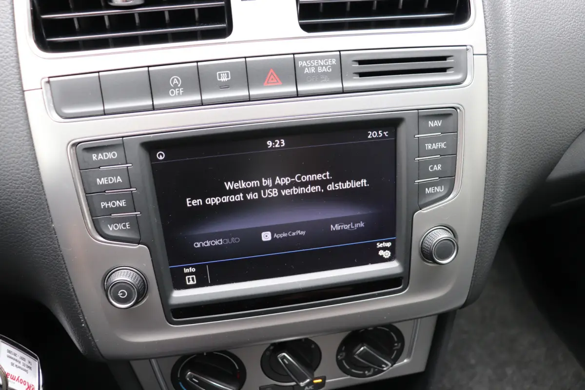 1.0 BlueMotion Automaat. Navigatie