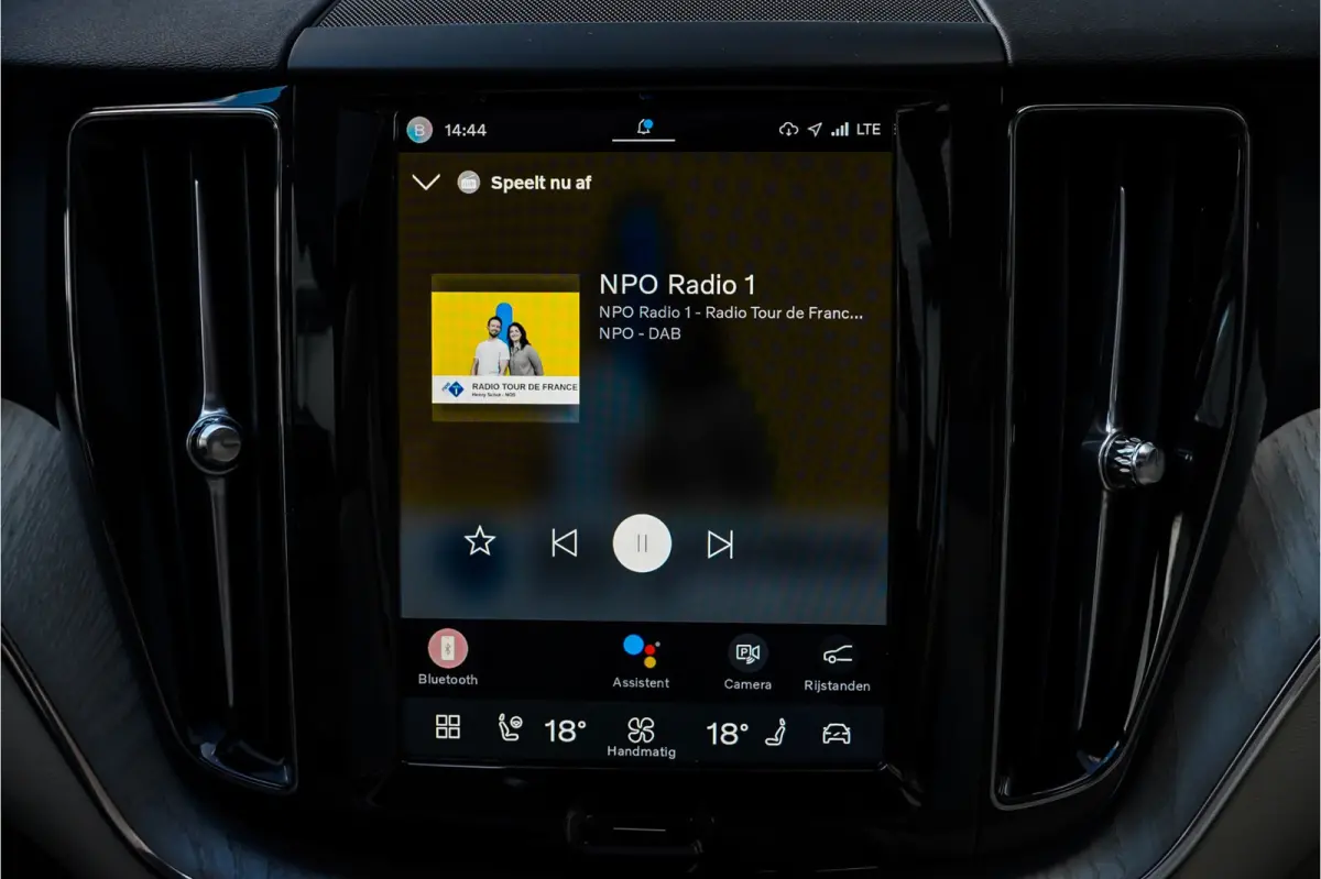 2.0 T8 Plug-in hybrid AWD Plus Bright Luchtvering Pano Elek Trekhaak 360°