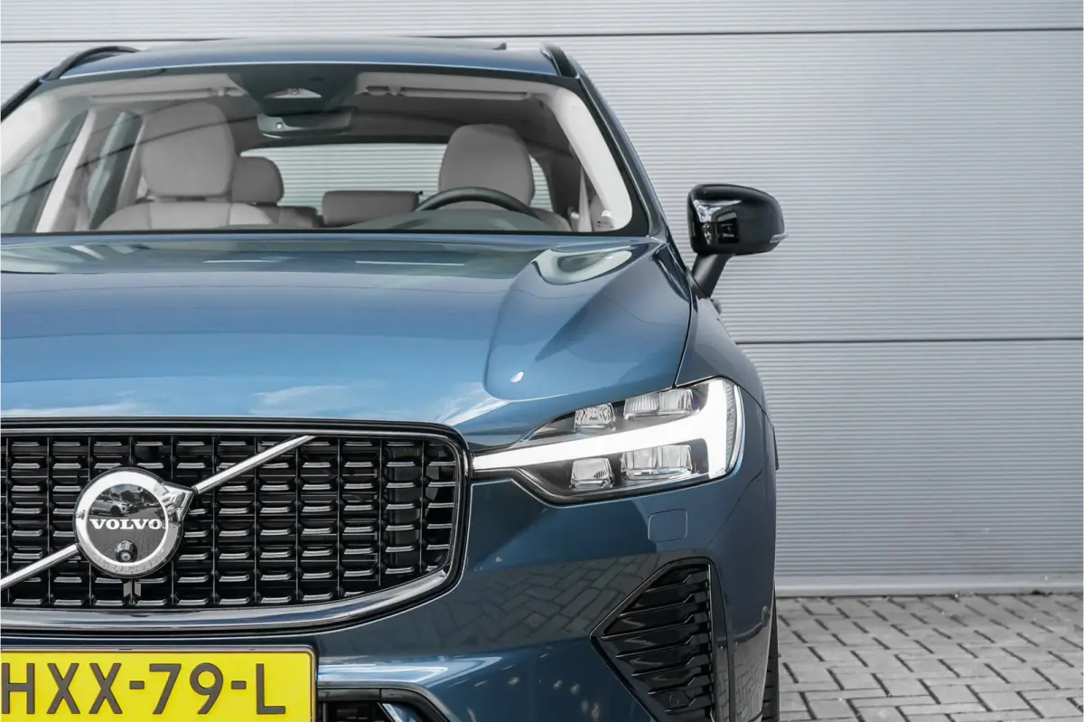 2.0 T8 Plug-in hybrid AWD Plus Bright Luchtvering Pano Elek Trekhaak 360°