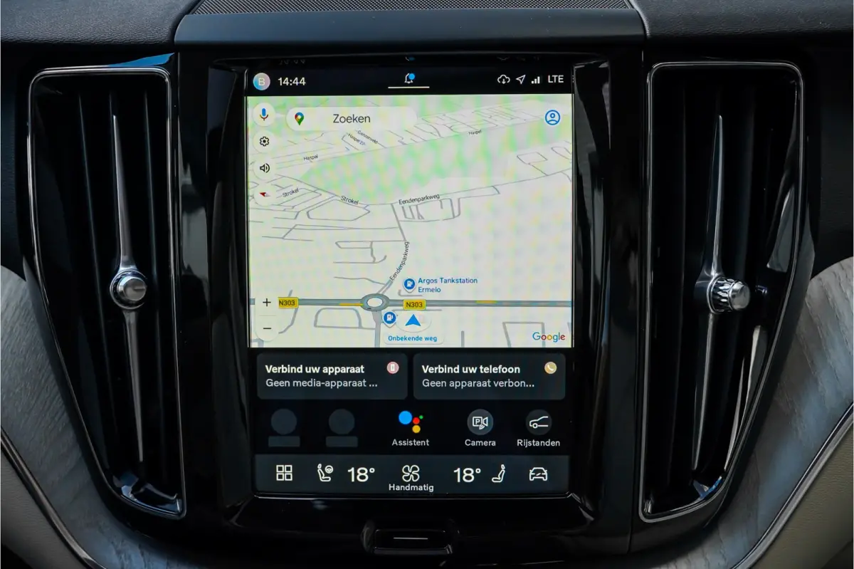 2.0 T8 Plug-in hybrid AWD Plus Bright Luchtvering Pano Elek Trekhaak 360°