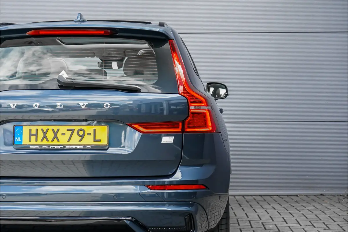 2.0 T8 Plug-in hybrid AWD Plus Bright Luchtvering Pano Elek Trekhaak 360°