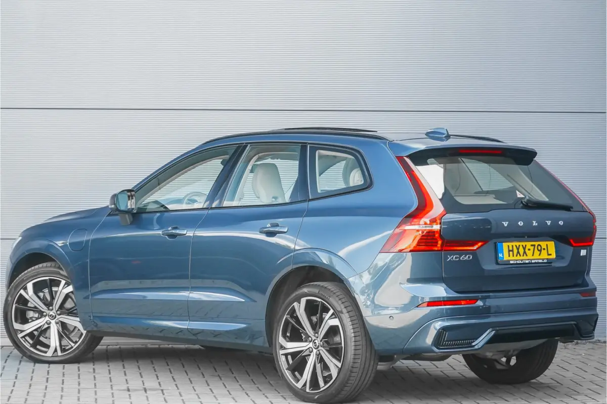 2.0 T8 Plug-in hybrid AWD Plus Bright Luchtvering Pano Elek Trekhaak 360°