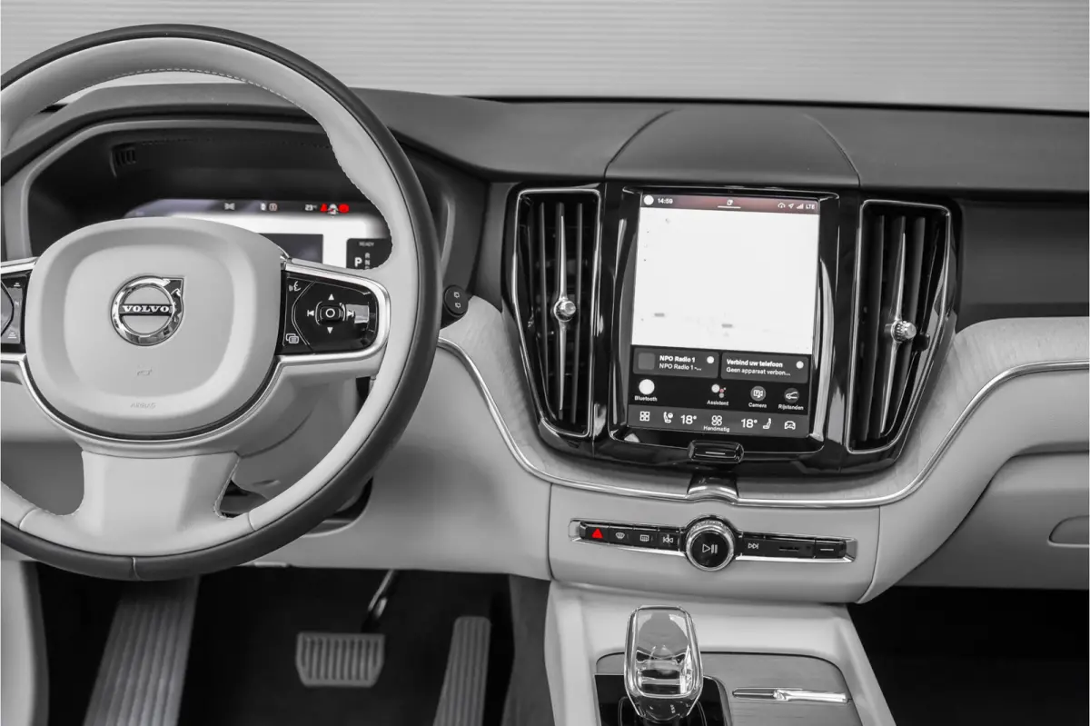 2.0 T8 Plug-in hybrid AWD Plus Bright Luchtvering Pano Elek Trekhaak 360°