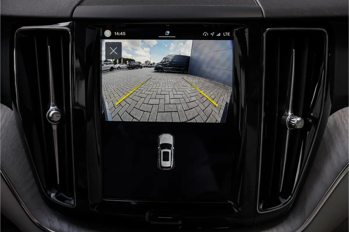 2.0 T8 Plug-in hybrid AWD Plus Bright Luchtvering Pano Elek Trekhaak 360°
