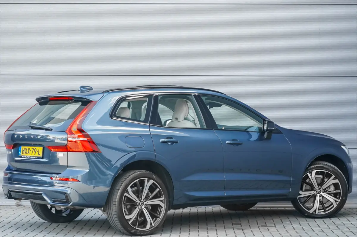 2.0 T8 Plug-in hybrid AWD Plus Bright Luchtvering Pano Elek Trekhaak 360°