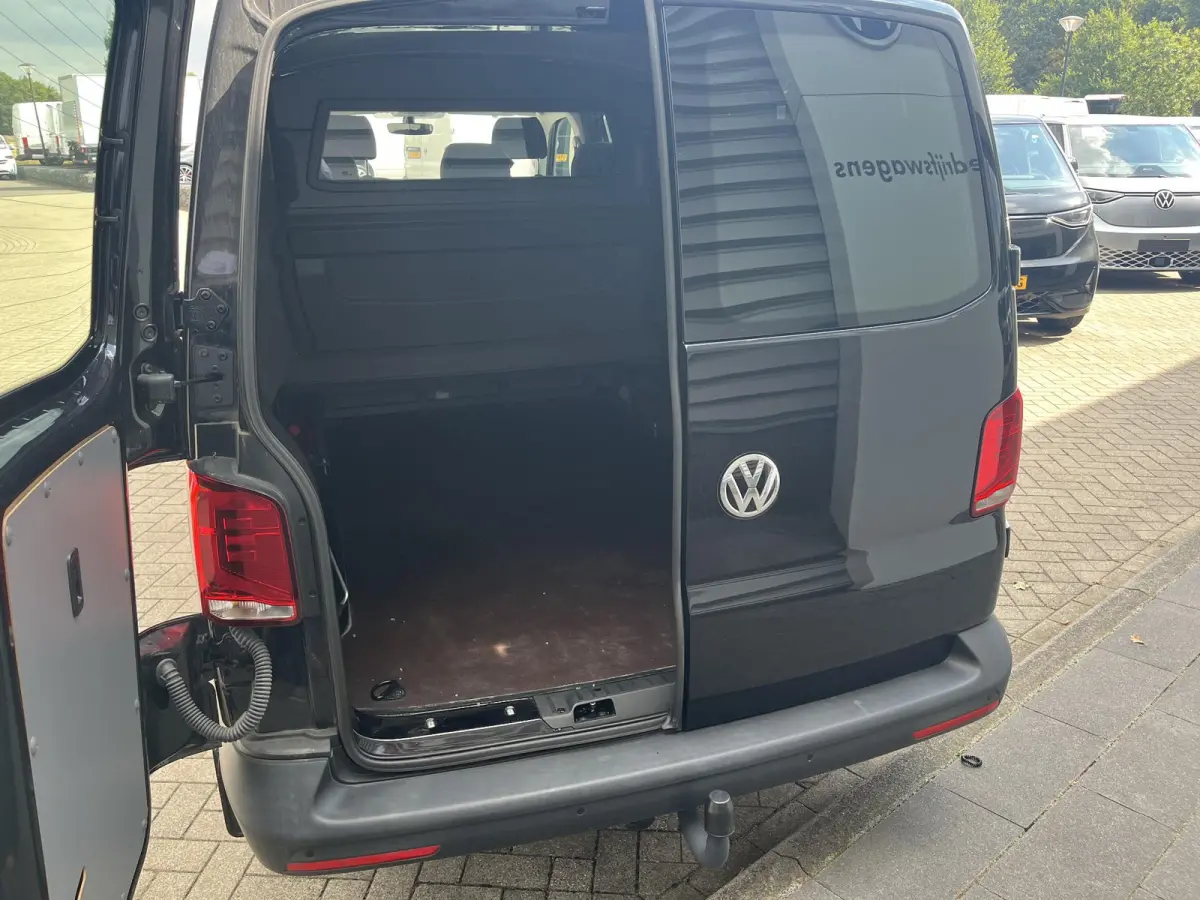 2.0 TDI L2H1 150PK | Automaat | Trekhaak | Dubbele Cabine | Parkeersensoren Achter | Airco |