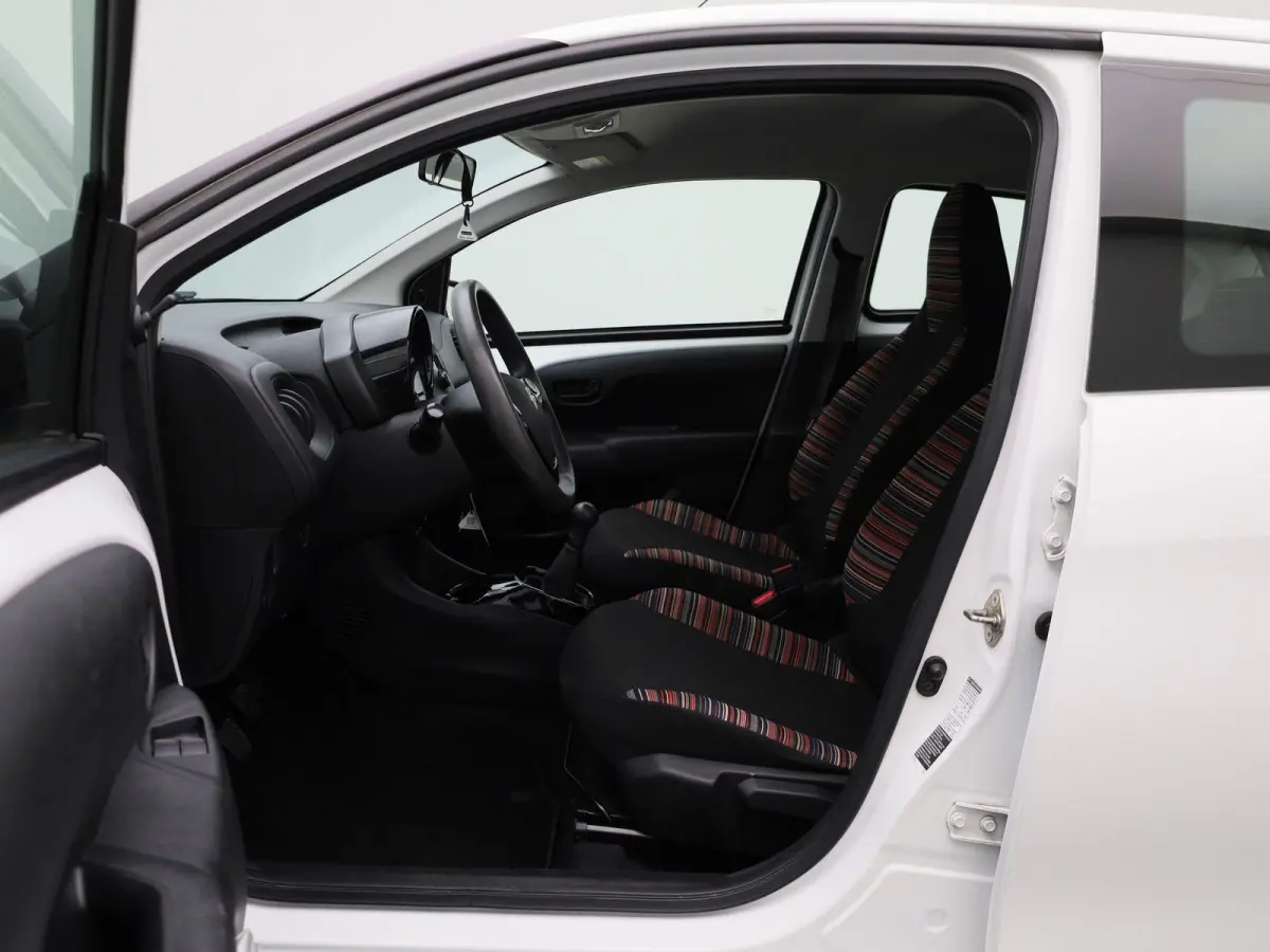 1.0 VTi Feel | AIRCO | BLUETOOTH | 5-DEURS | MULTIFUNCTIONEEL STUURWIEL |