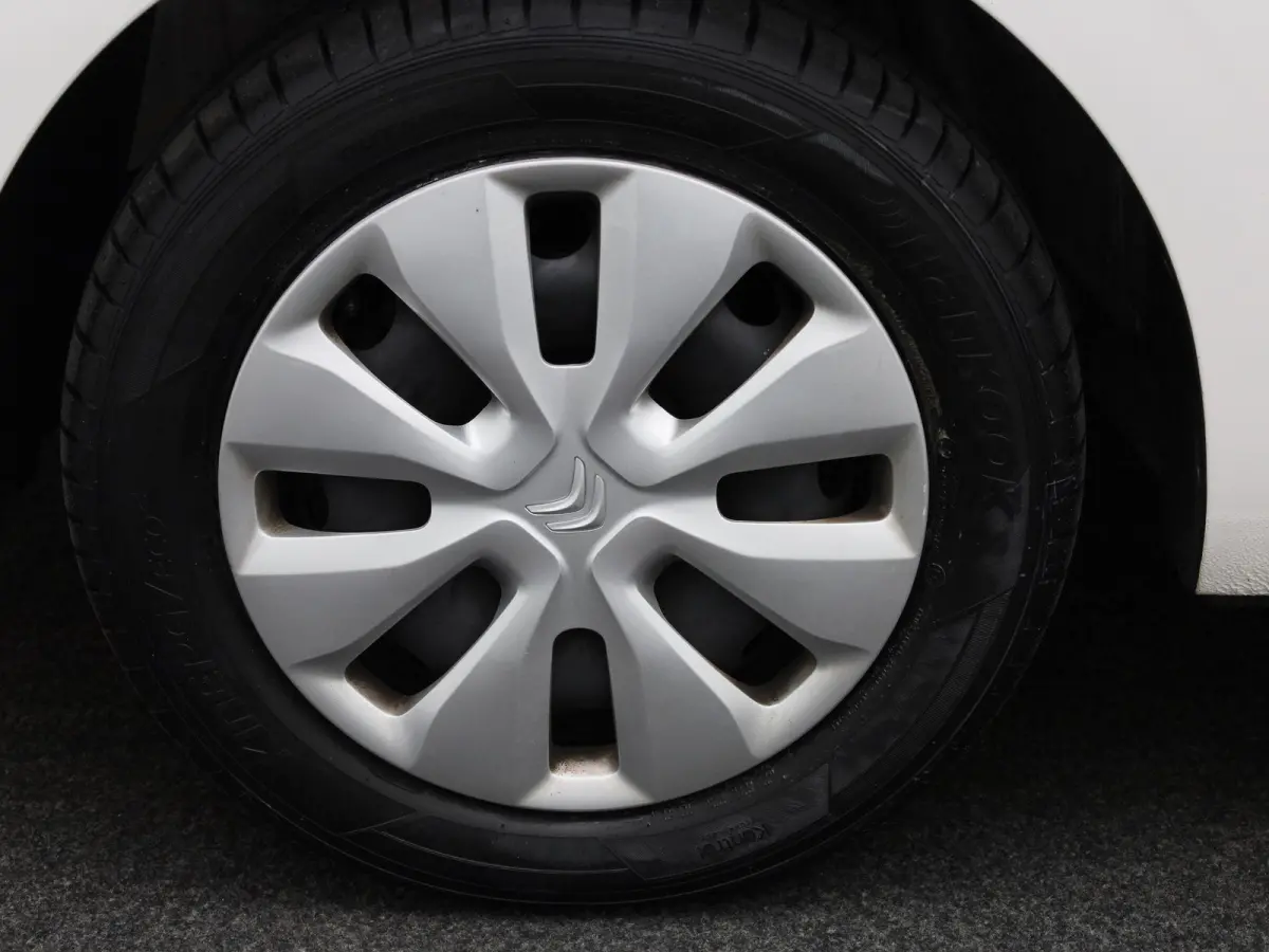 1.0 VTi Feel | AIRCO | BLUETOOTH | 5-DEURS | MULTIFUNCTIONEEL STUURWIEL |