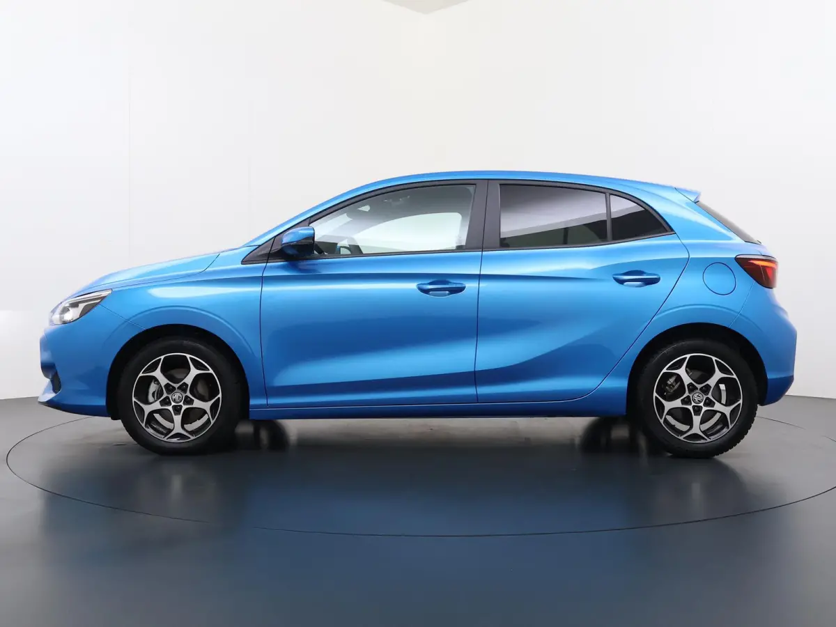 1.5 Hybrid+ Luxury VAN: 22.900,- VOOR:19.330 ,- UW HERFSTVOORDEEL:3.570,-| ONDERHOUD GEHAD BIJ DEALER, DIRECT LEVERBAAR | 7 JAAR MG FABRIEKS GARANTIE TM 02-2032 | STOEL + STUURVERWARMING | 3