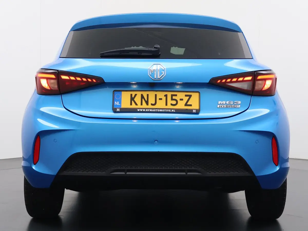 1.5 Hybrid+ Luxury VAN: 22.900,- VOOR:19.330 ,- UW HERFSTVOORDEEL:3.570,-| ONDERHOUD GEHAD BIJ DEALER, DIRECT LEVERBAAR | 7 JAAR MG FABRIEKS GARANTIE TM 02-2032 | STOEL + STUURVERWARMING | 3