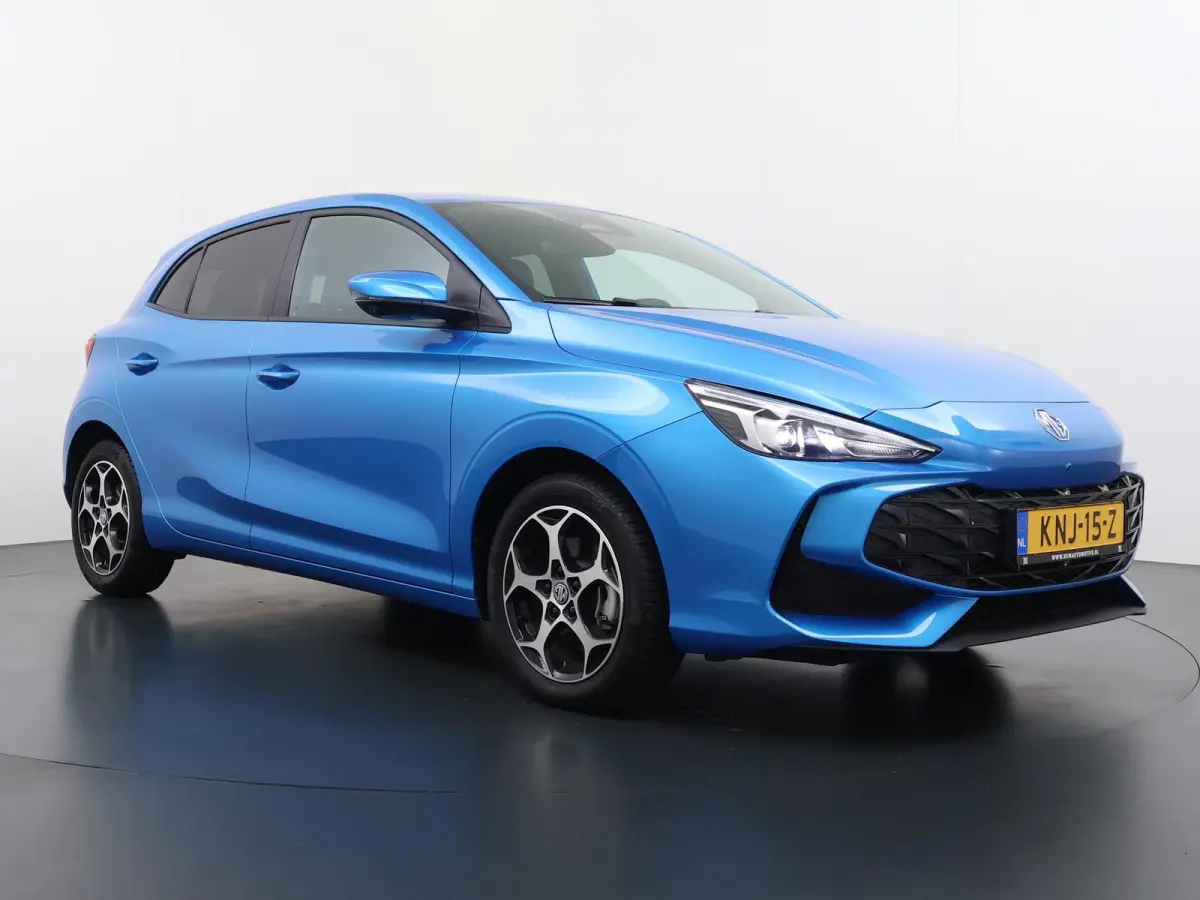 1.5 Hybrid+ Luxury VAN: 22.900,- VOOR:19.330 ,- UW HERFSTVOORDEEL:3.570,-| ONDERHOUD GEHAD BIJ DEALER, DIRECT LEVERBAAR | 7 JAAR MG FABRIEKS GARANTIE TM 02-2032 | STOEL + STUURVERWARMING | 3