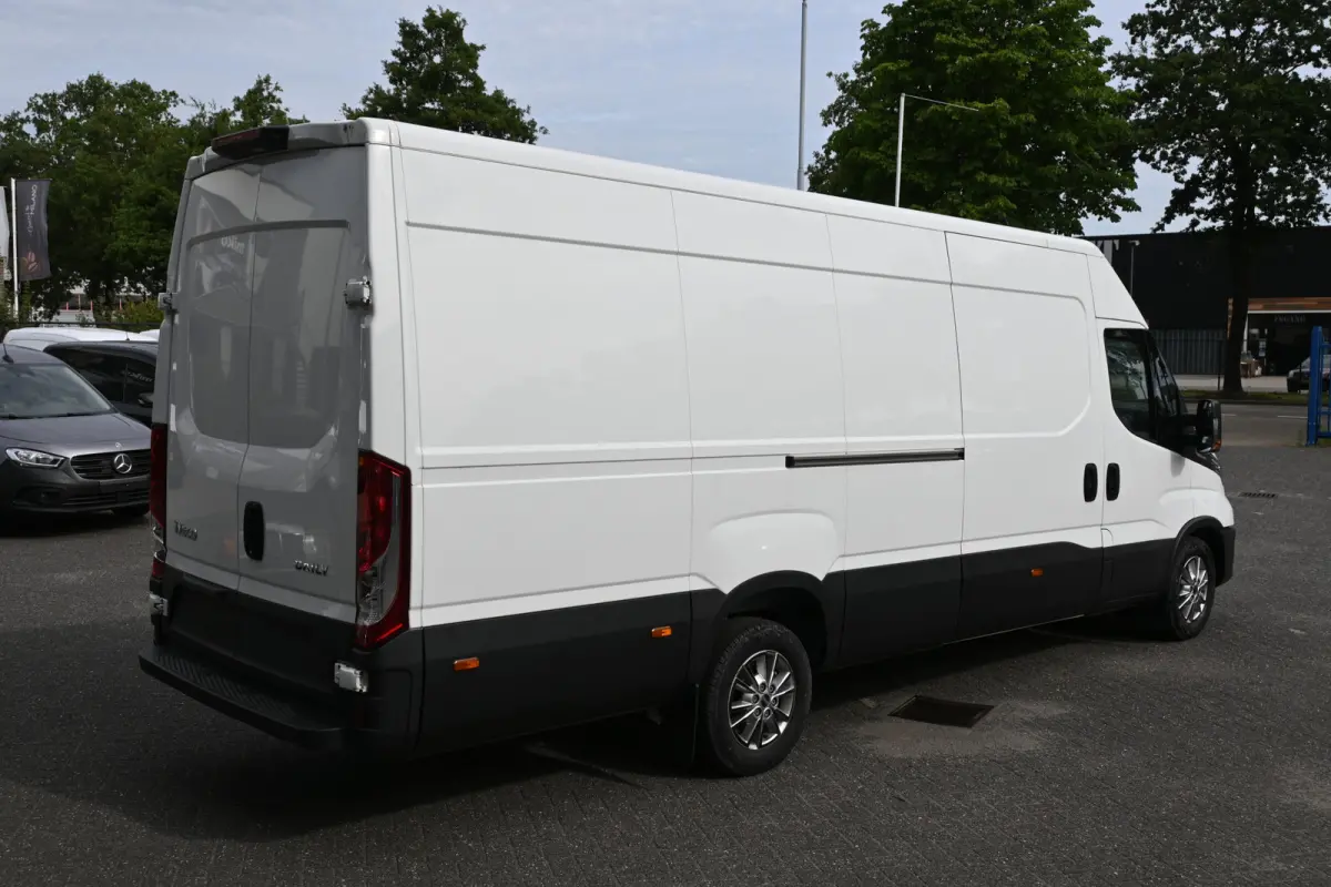 35S18 3.0 180 pk L4H2 Maxi Hi-Matic LED, ACC, Geveerde stoel, Camera, Navigatie