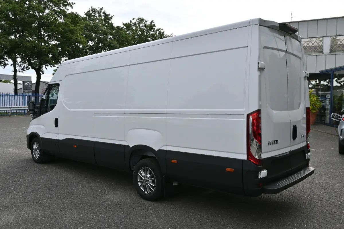 35S18 3.0 180 pk L4H2 Maxi Hi-Matic LED, ACC, Geveerde stoel, Camera, Navigatie
