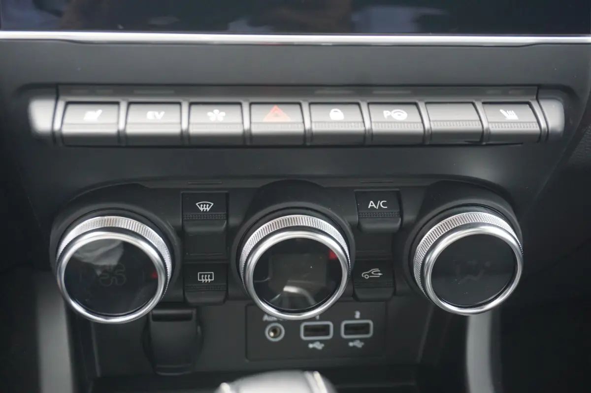 1.6 E-Tech Hybrid 145 Intens