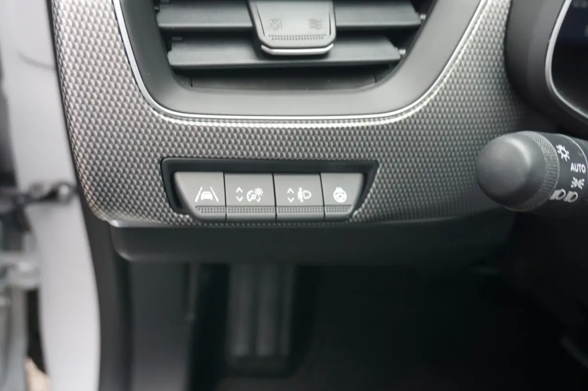 1.6 E-Tech Hybrid 145 Intens