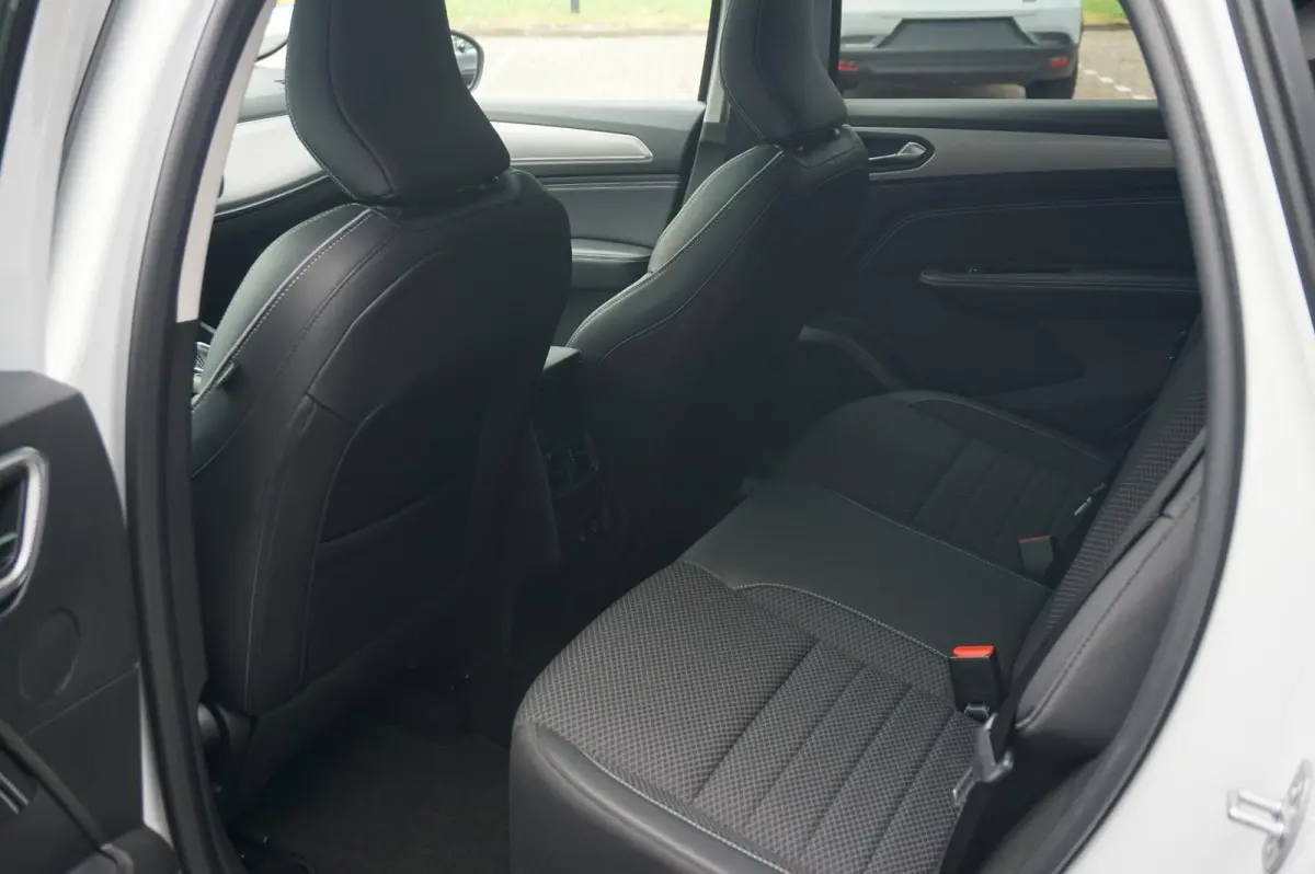 1.6 E-Tech Hybrid 145 Intens