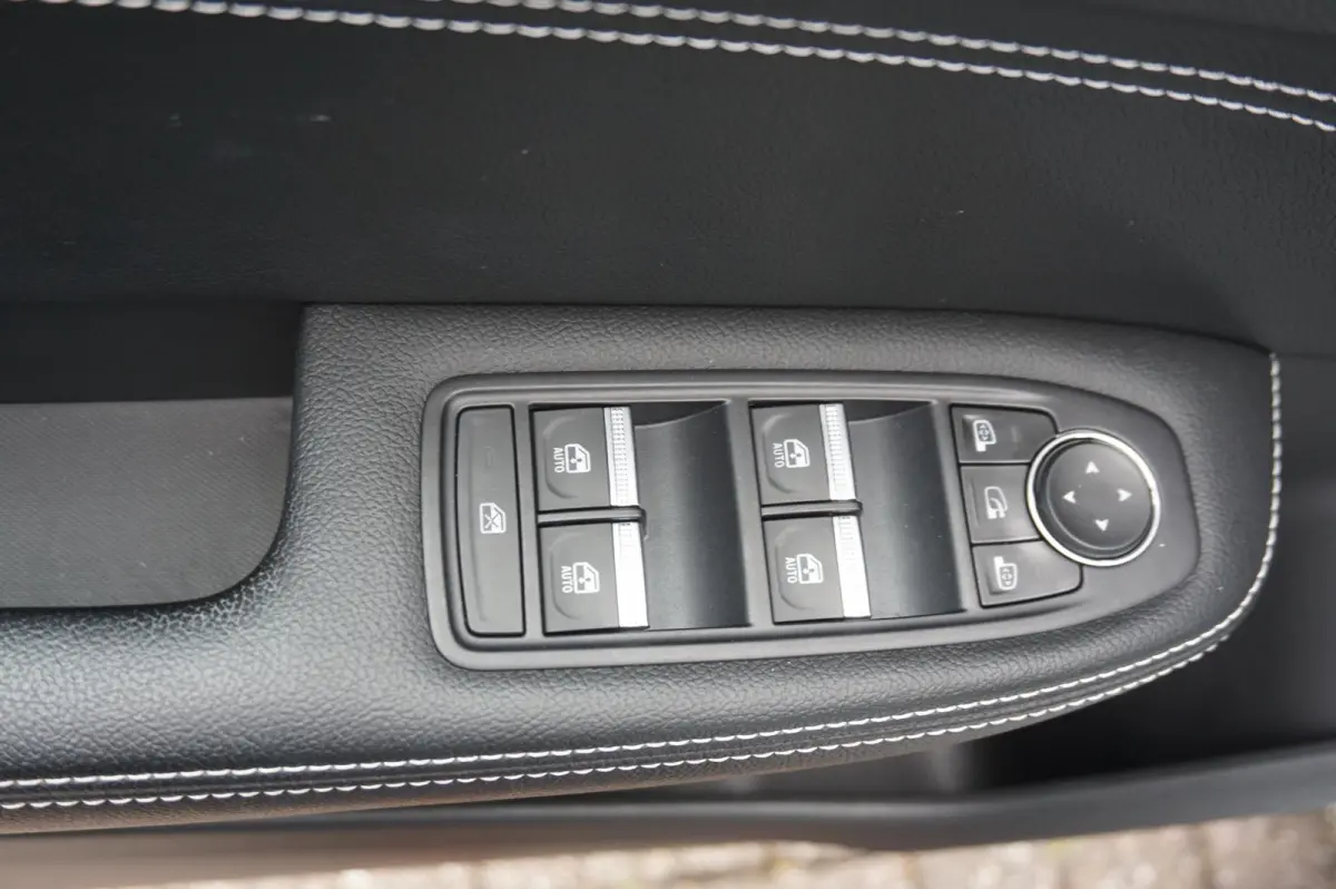 1.6 E-Tech Hybrid 145 Intens