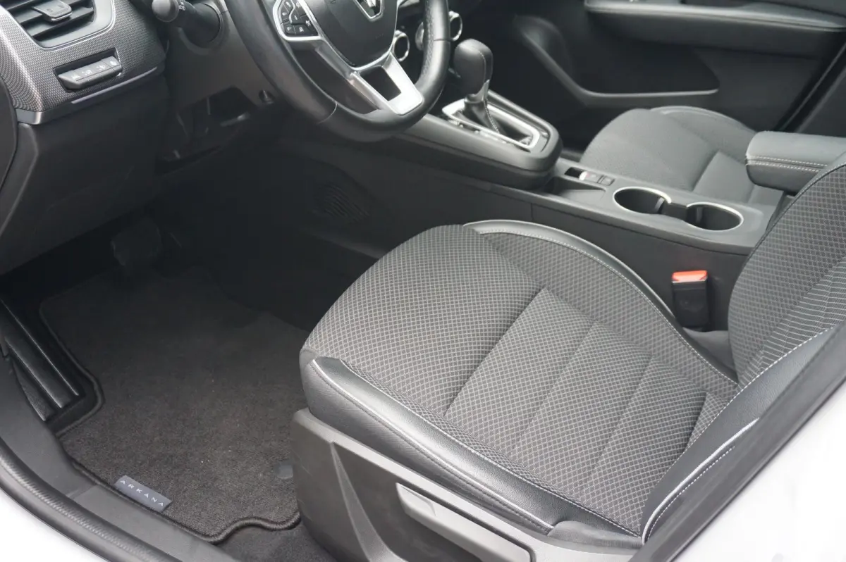 1.6 E-Tech Hybrid 145 Intens