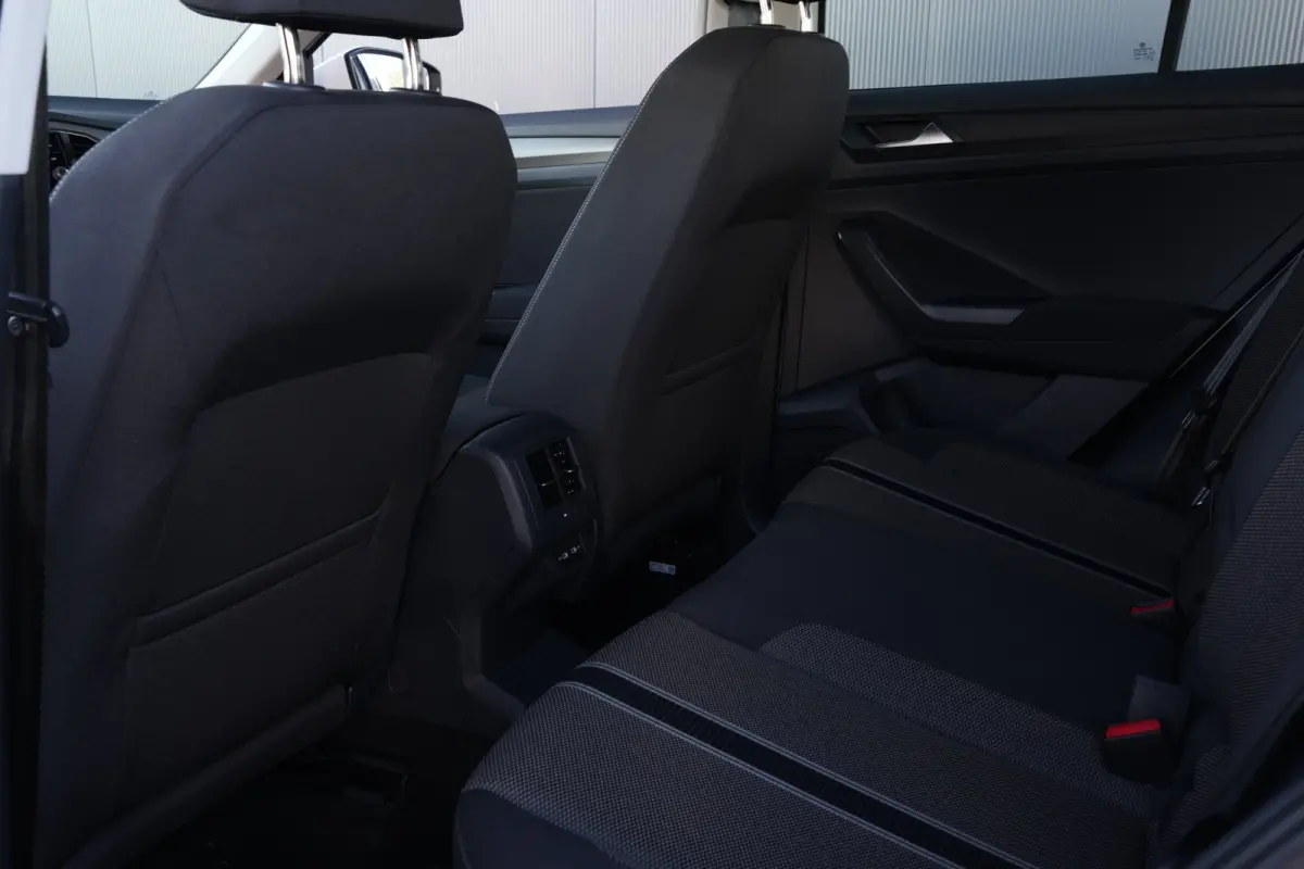 1.0 TSI Style | Apple Carplay | Navi | PDC V+A |