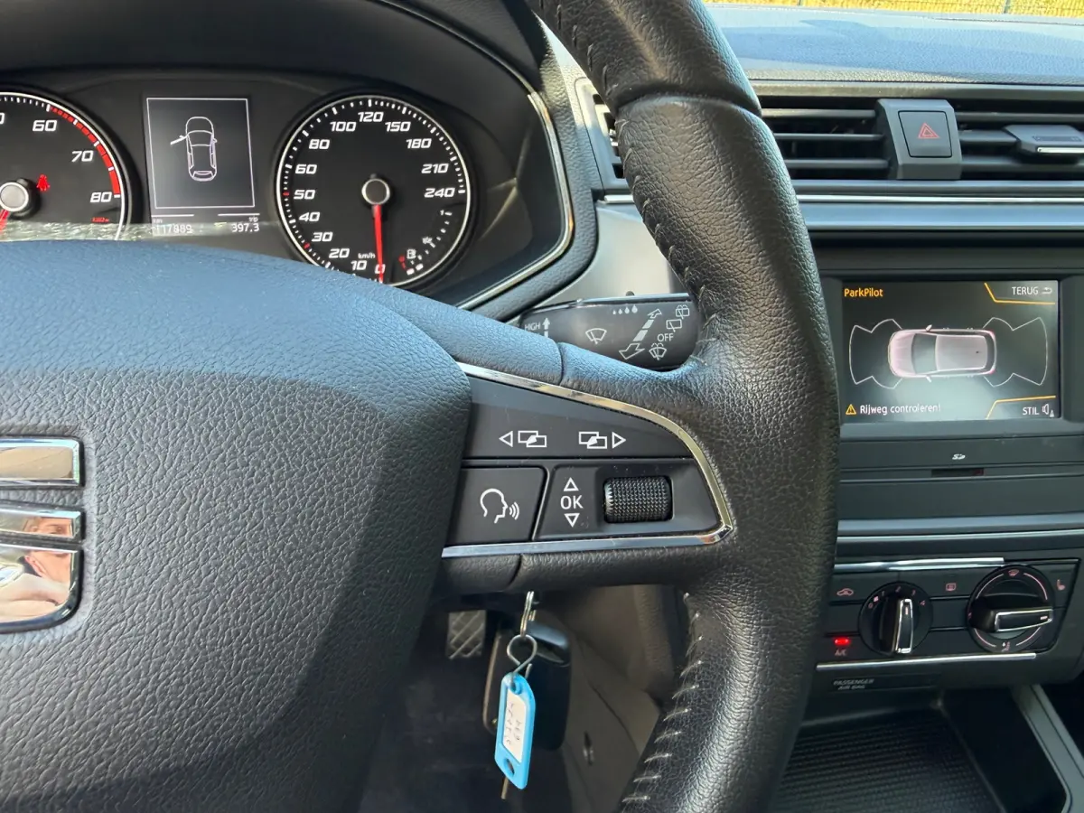 1.0 TSI FR LED I 95PK I CRUISE I BLUETOOTH I TREKHAAK I PDC
