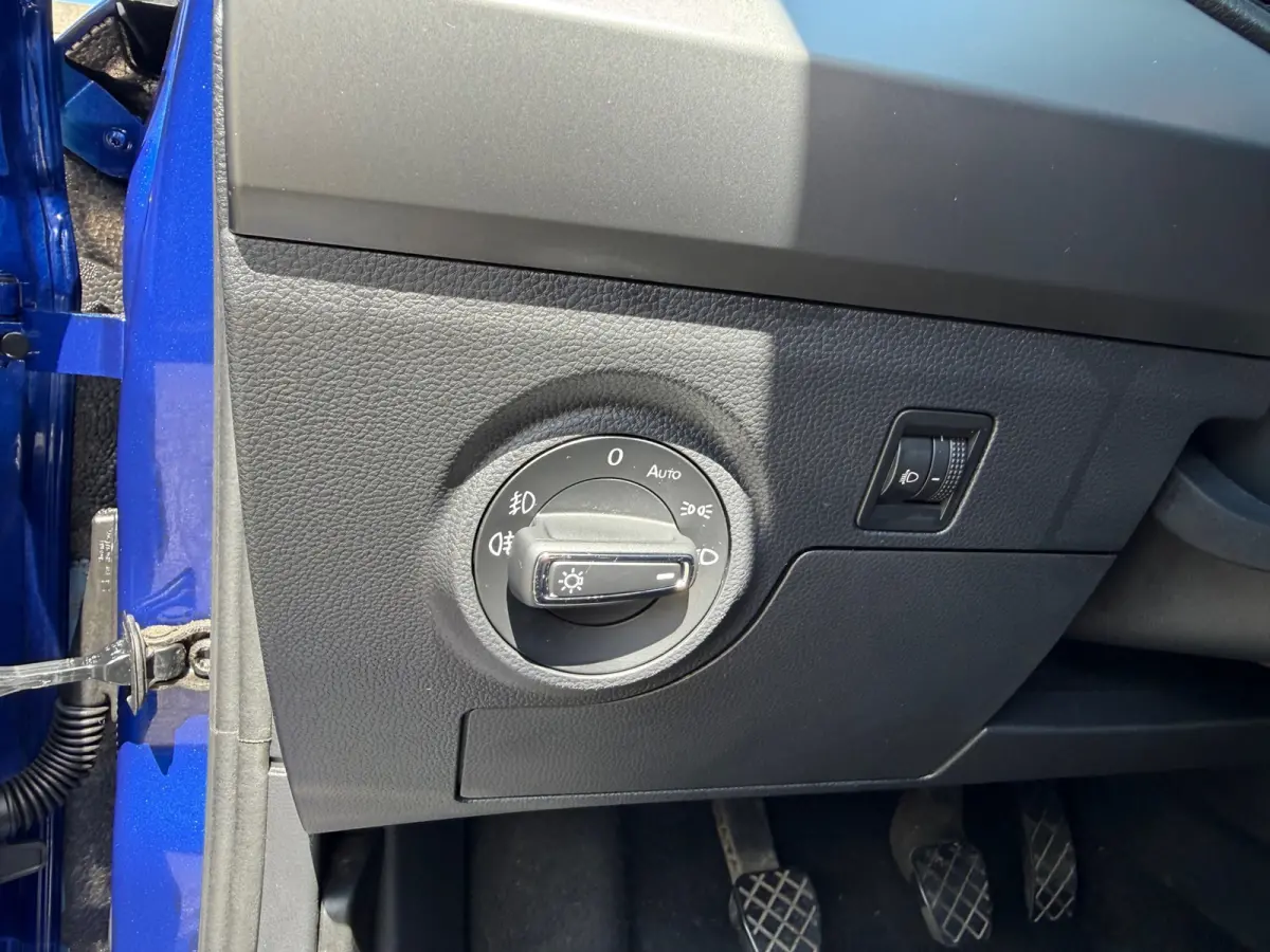 1.0 TSI FR LED I 95PK I CRUISE I BLUETOOTH I TREKHAAK I PDC