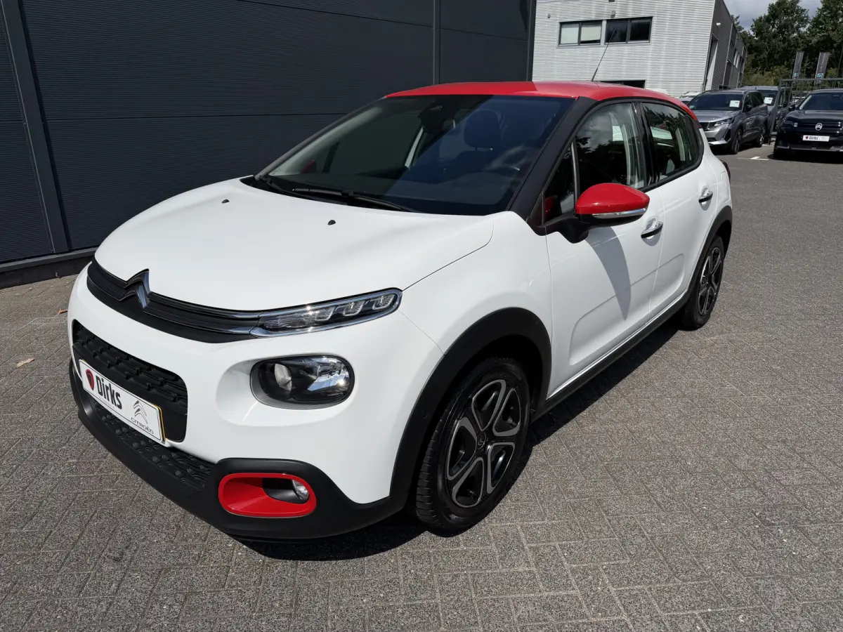 82pk Shine (Camera - Keyless Entry - Dodehoek detectie - Automatische Airco - Navigatie - Apple Carplay - DAB)