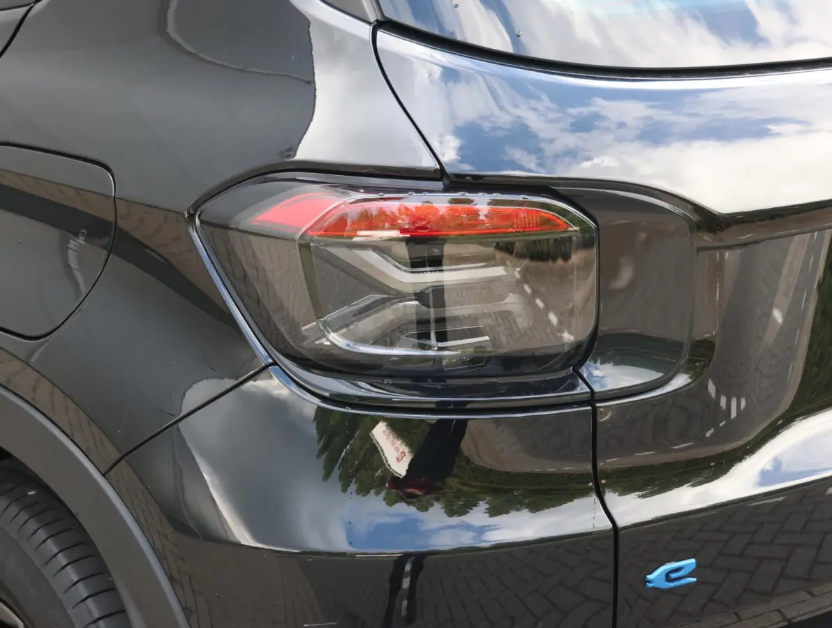 Longitude 54 kWh | Accu 97% | Apple Carplay/Android Auto | Cruise Control | Parkeersensoren achter | Airco | Bluetooth |
