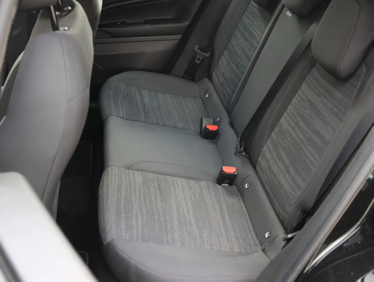 Longitude 54 kWh | Accu 97% | Apple Carplay/Android Auto | Cruise Control | Parkeersensoren achter | Airco | Bluetooth |