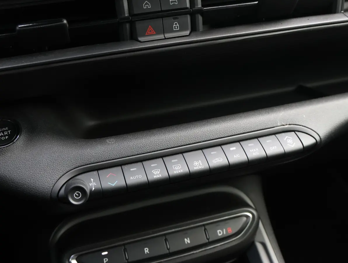 Longitude 54 kWh | Accu 97% | Apple Carplay/Android Auto | Cruise Control | Parkeersensoren achter | Airco | Bluetooth |