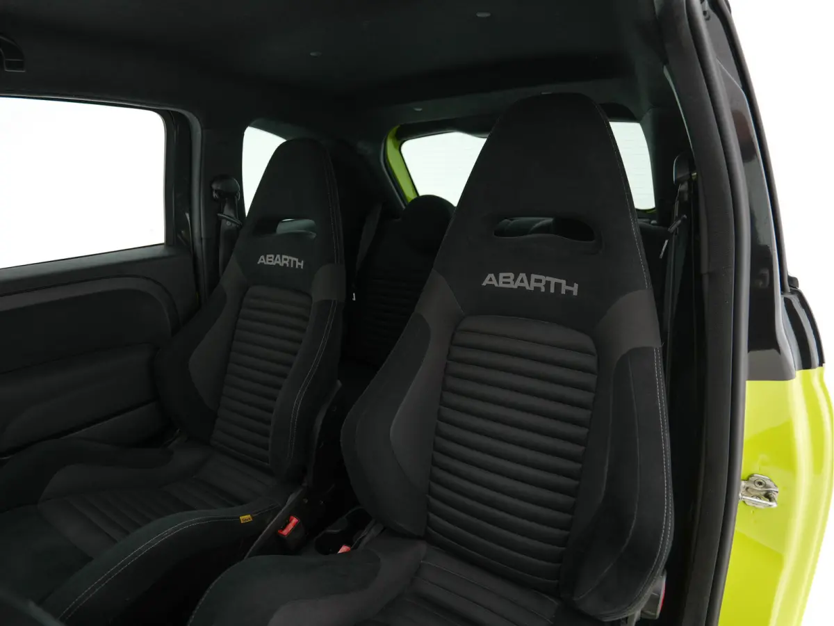 1.4 T-Jet Competizione 70th Anniversary ( One of 1958 ! ) (INCL-BTW) Aut. *AKRAPOVIC-EXHAUST | RECARO-SPORTSEATS | XENON | NAVI-FULLMAP | BREMBO-BRAKES | CARBON | SHIFTPADDLES | DIGI-COCKPIT
