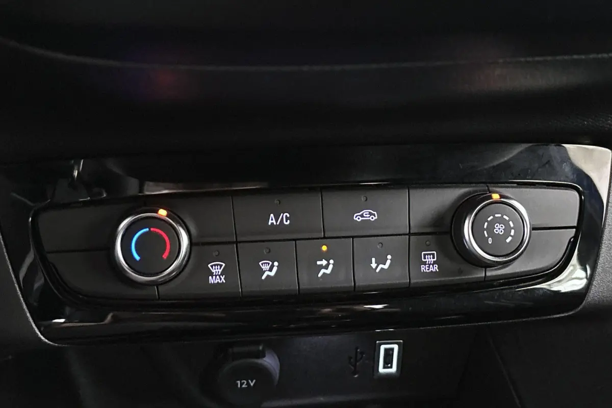 1.2 Turbo Hybrid GS Camera Carplay Dodehoek detectie